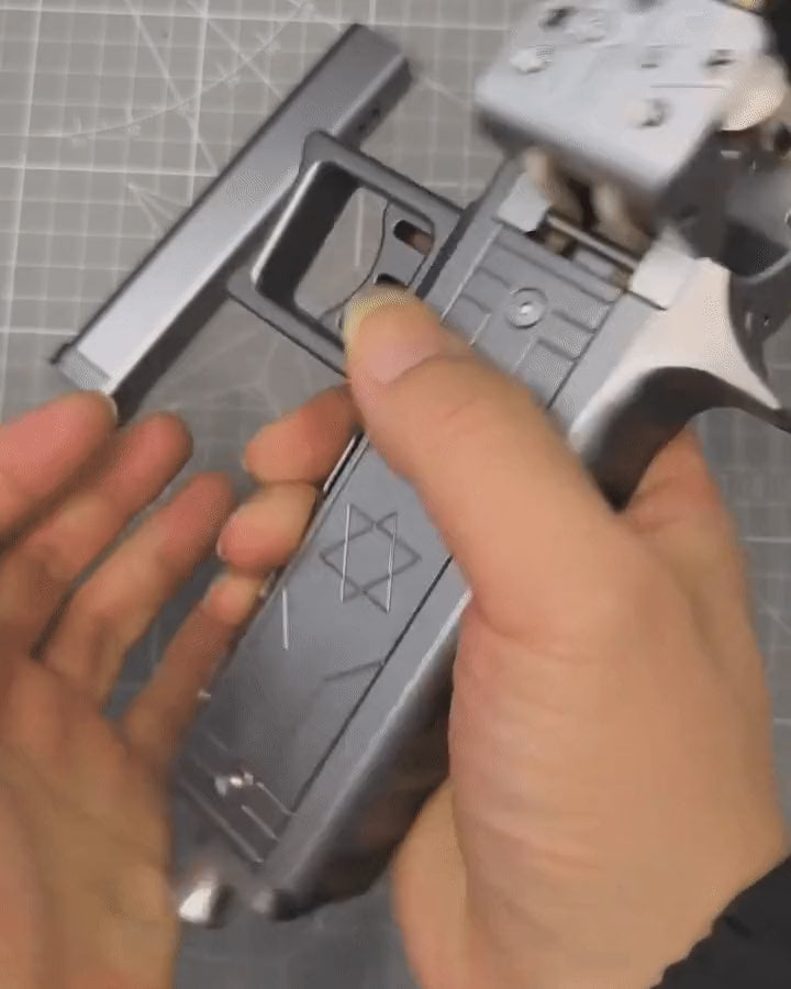 Close view of the fork head and its rollers